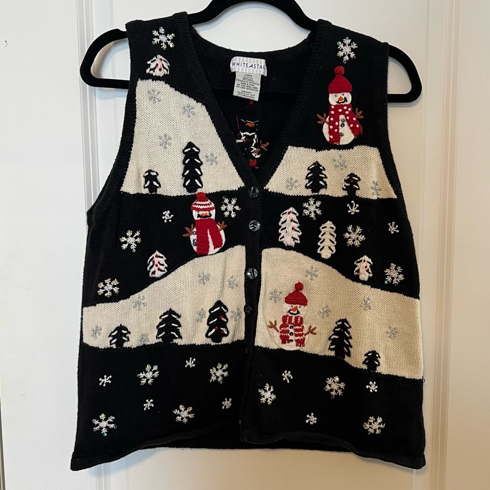 VNTG White Stag Embroidered Christmas Vest